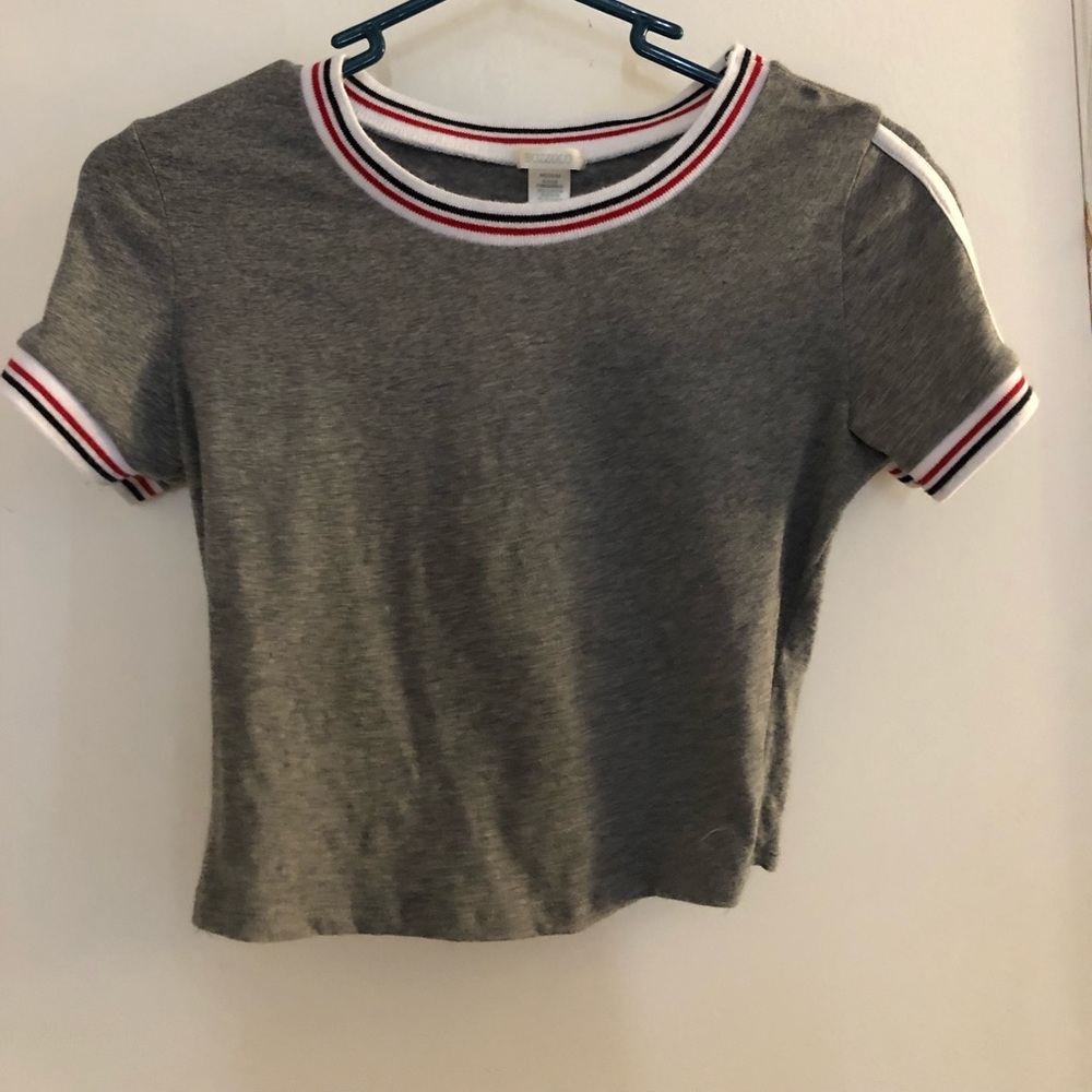 Cropped Grey Short Sleeve